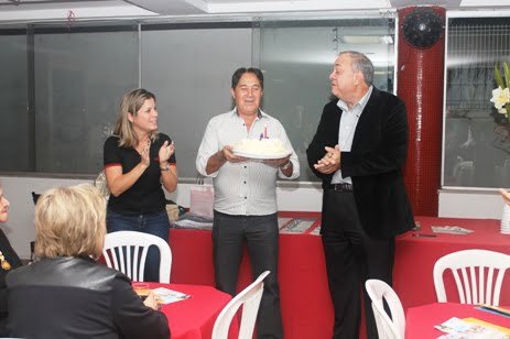 Ao centro, o coordenador do Núcleo de Aposentados e Pensionistas, Dirceu dos Santos